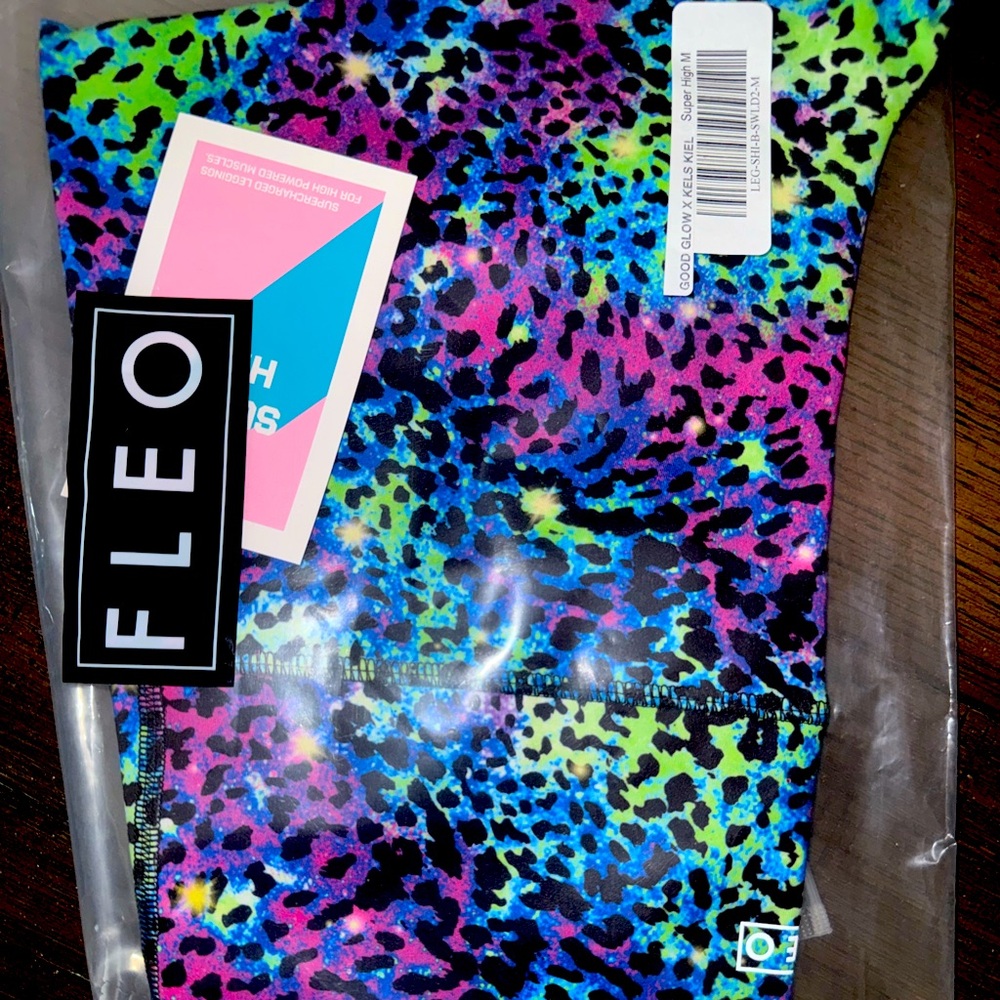 Kels Kiel good glow size medium NWT Super High